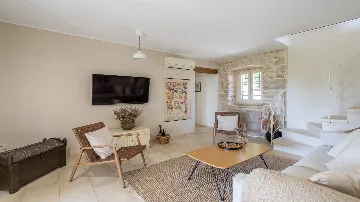 3-Bedroom Villa in Tinjan for 6 Guests
