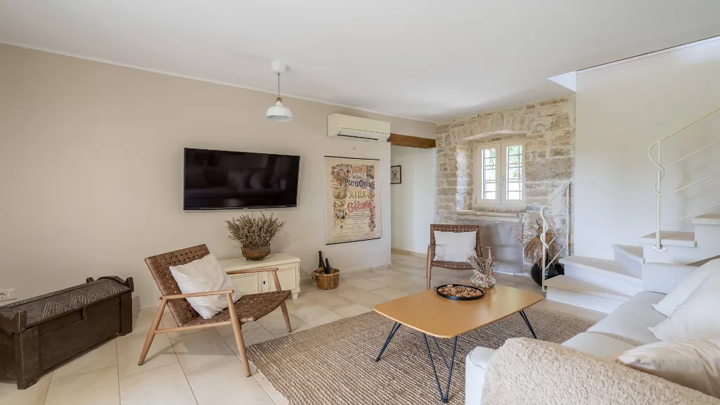 3-Bedroom Villa in Tinjan for 6 Guests