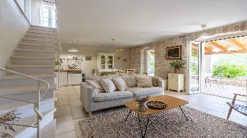 3-Bedroom Villa in Tinjan for 6 Guests