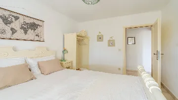 3-Bedroom Villa in Tinjan for 6 Guests