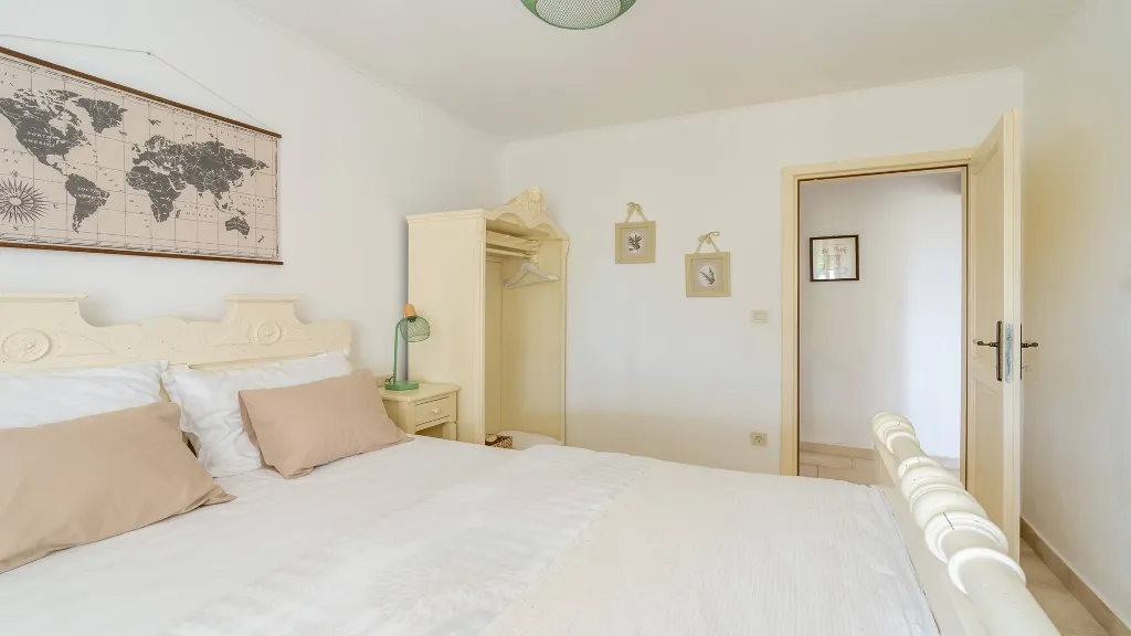 3-Bedroom Villa in Tinjan for 6 Guests
