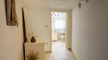 3-Bedroom Villa in Tinjan for 6 Guests