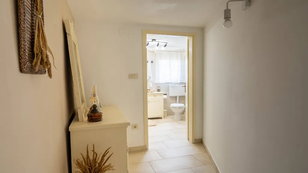 3-Bedroom Villa in Tinjan for 6 Guests