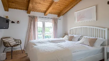 3-Bedroom Villa in Tinjan for 6 Guests