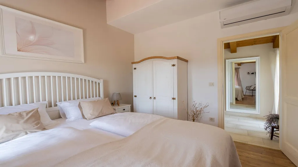 3-Bedroom Villa in Tinjan for 6 Guests
