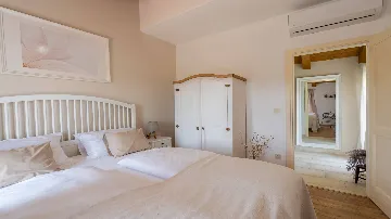 3-Bedroom Villa in Tinjan for 6 Guests