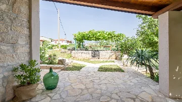 3-Bedroom Villa in Tinjan for 6 Guests