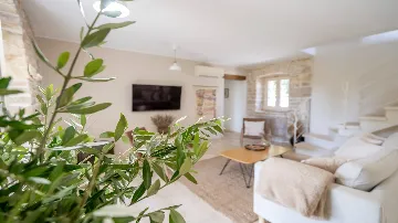 3-Bedroom Villa in Tinjan for 6 Guests