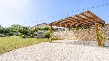 3-Bedroom Villa in Tinjan for 6 Guests