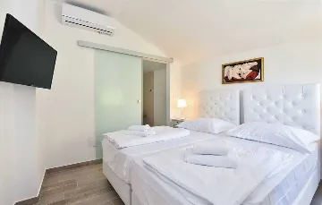 Sea View Villa in Pisak