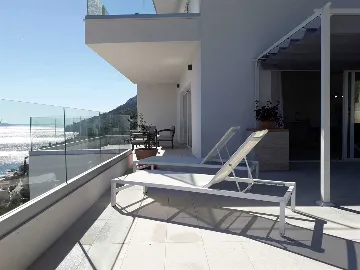 Sea View Villa in Pisak