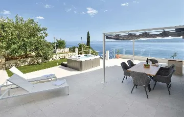 Sea View Villa in Pisak