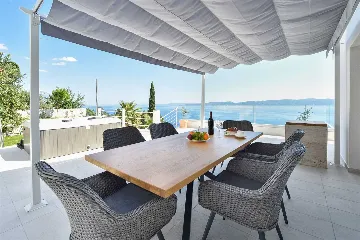 Sea View Villa in Pisak