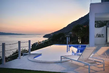 Sea View Villa in Pisak