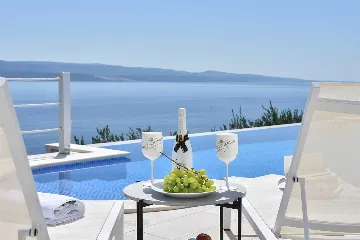 Sea View Villa in Pisak