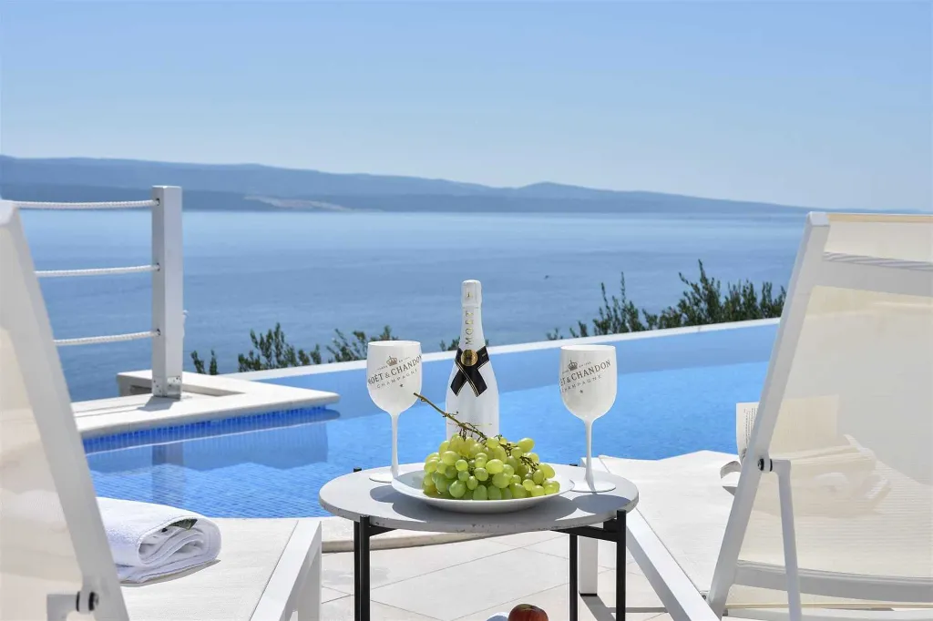 Sea View Villa in Pisak