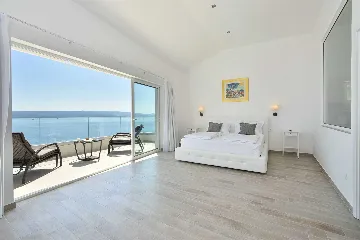 Sea View Villa in Pisak