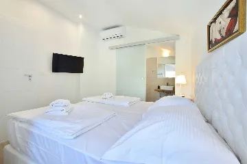 Sea View Villa in Pisak