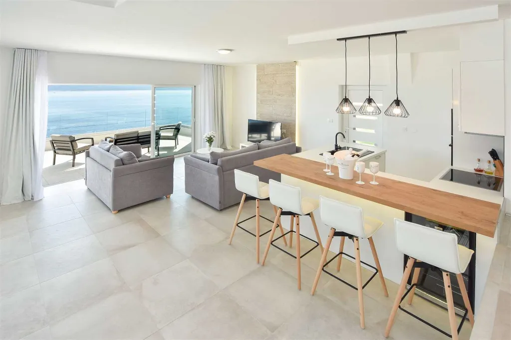 Sea View Villa in Pisak