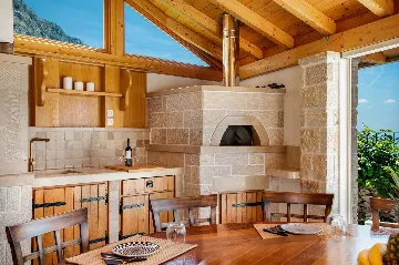 3-Bedroom Villa with Sea & Mountain Views, Jesenice