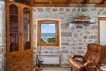 3-Bedroom Villa with Sea & Mountain Views, Jesenice