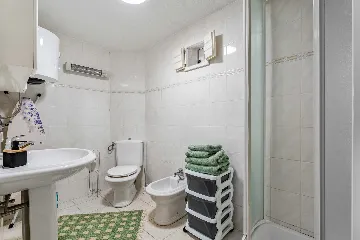 3-Bedroom Villa with Sea & Mountain Views, Jesenice