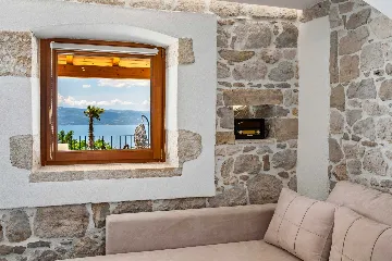 3-Bedroom Villa with Sea & Mountain Views, Jesenice