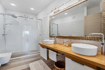 3-Bedroom Villa with Sea & Mountain Views, Jesenice