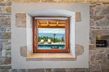 3-Bedroom Villa with Sea & Mountain Views, Jesenice