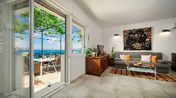 Beachfront Villa with Pool in Rogač