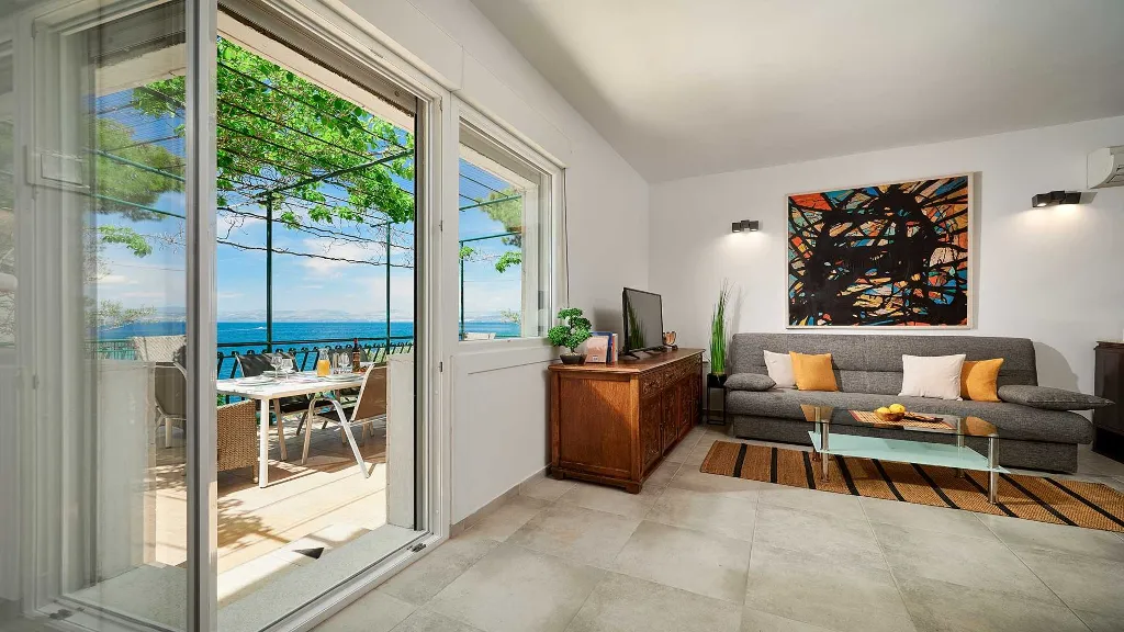 Beachfront Villa with Pool in Rogač