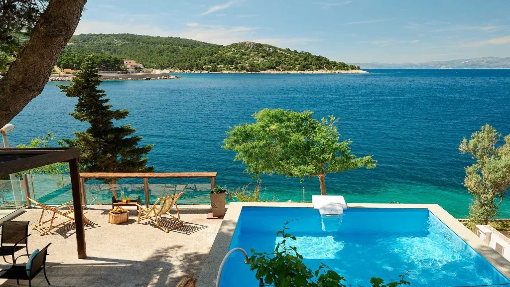 Beachfront Villa with Pool in Rogač