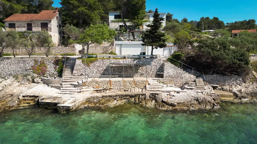 Beachfront Villa with Pool in Rogač