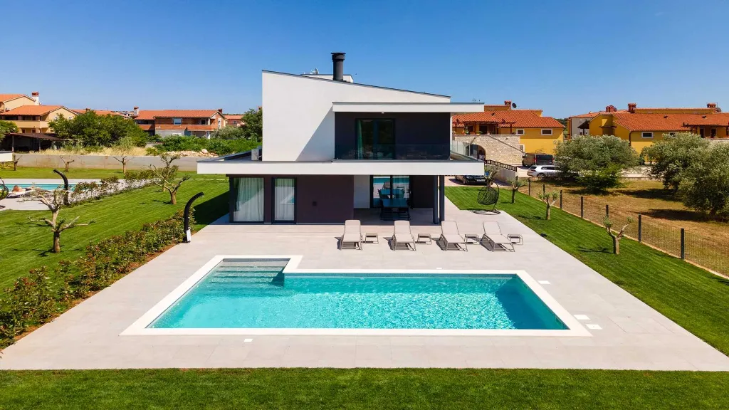 3-Bedroom Villa with Pool and Sauna in Vodnjan