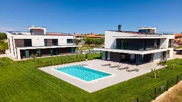 3-Bedroom Villa with Pool and Sauna in Vodnjan