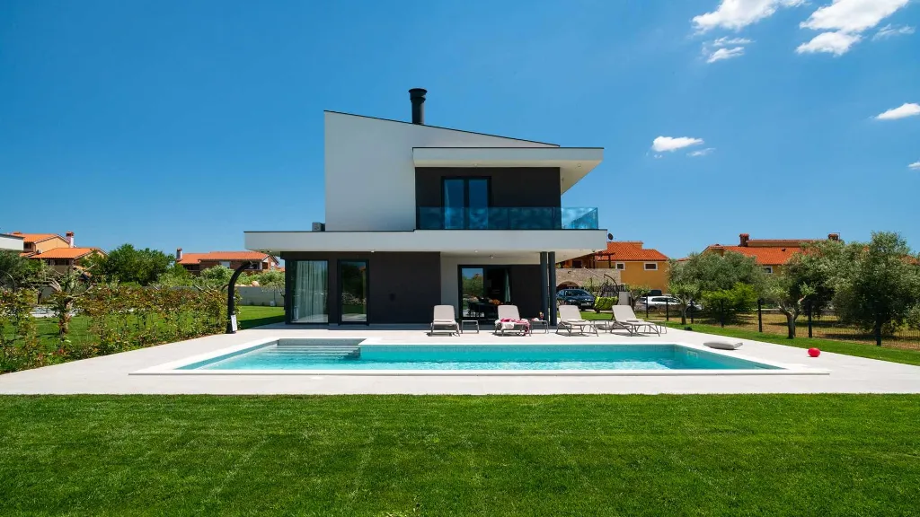 3-Bedroom Villa with Pool and Sauna in Vodnjan