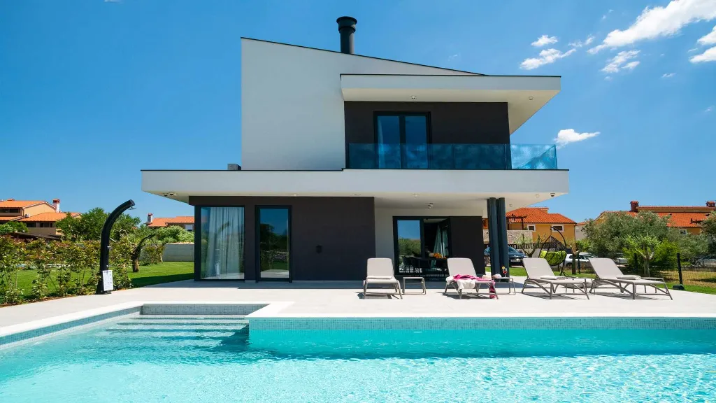 3-Bedroom Villa with Pool and Sauna in Vodnjan