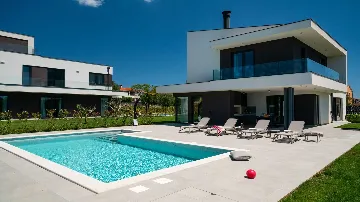 3-Bedroom Villa with Pool and Sauna in Vodnjan