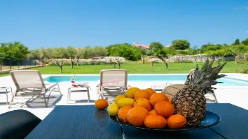 3-Bedroom Villa with Pool and Sauna in Vodnjan