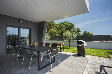 Villa with Pool in Jadreški