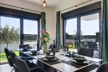 Villa with Pool in Jadreški