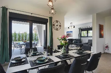 Villa with Pool in Jadreški