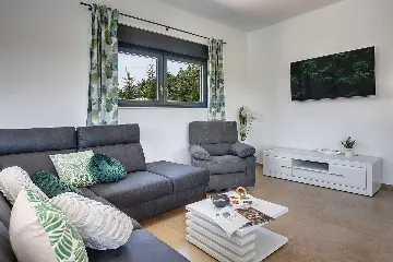 Villa with Pool in Jadreški