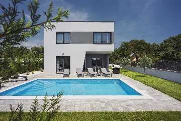 Villa with Pool in Jadreški