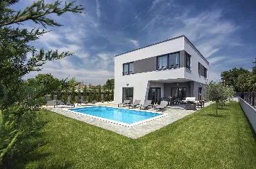 Villa with Pool in Jadreški