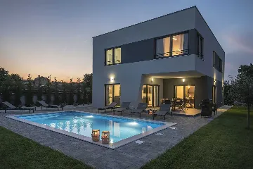 Villa with Pool in Jadreški