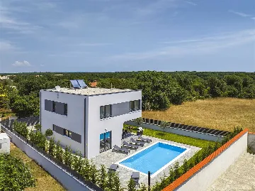 Villa with Pool in Jadreški