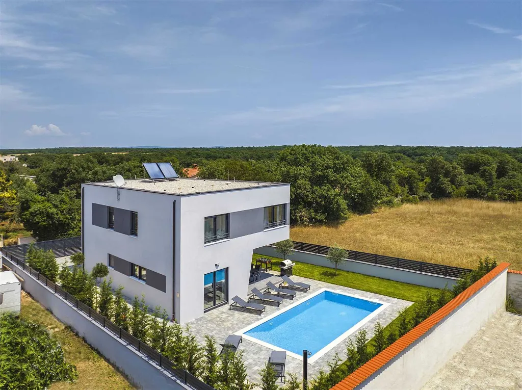 Villa with Pool in Jadreški