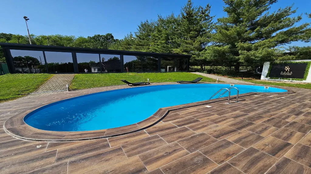 4-Bedroom Villa with Sports & Heated Pool in Feričanci