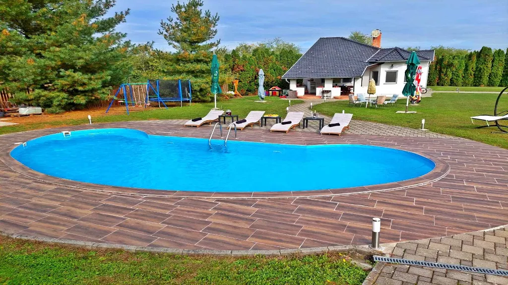 4-Bedroom Villa with Sports & Heated Pool in Feričanci
